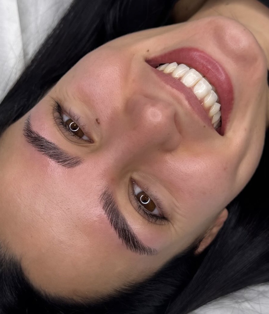 Brow lamination detail